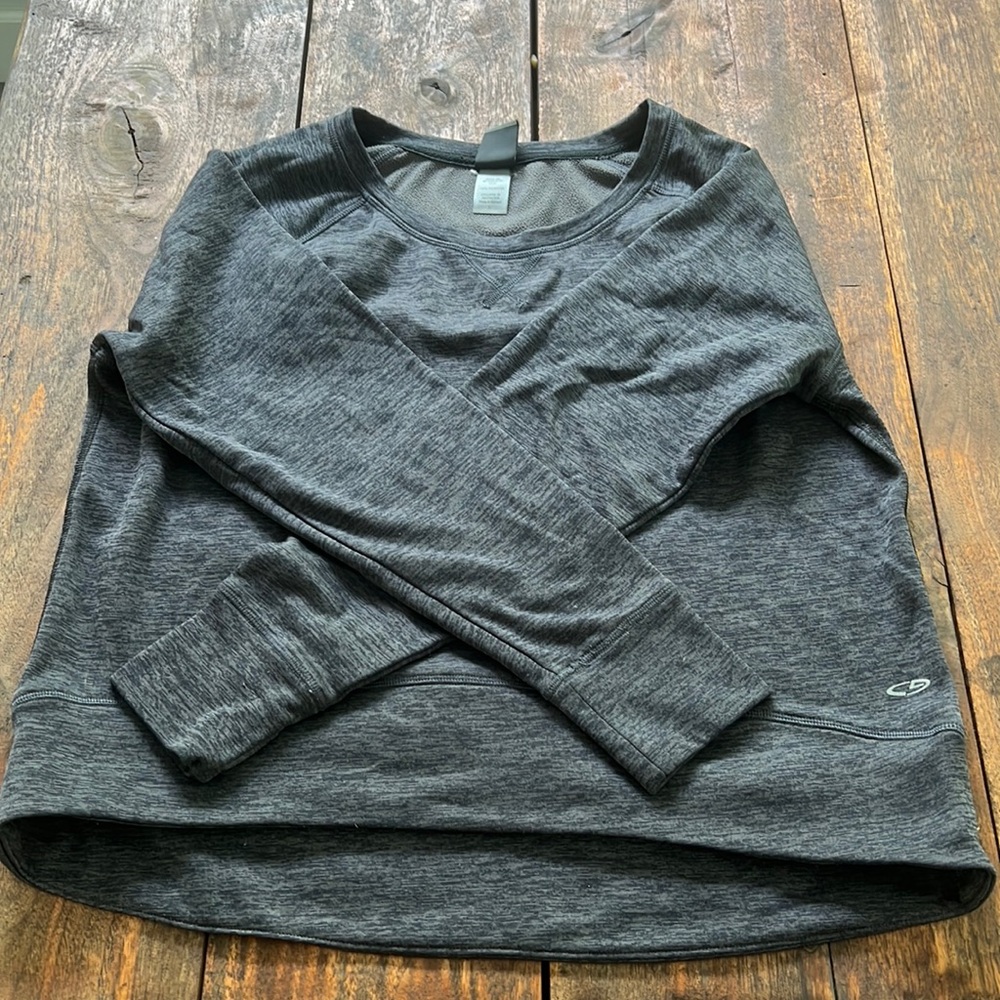 Champion women’s High-low workout sweatshirt. Size large.